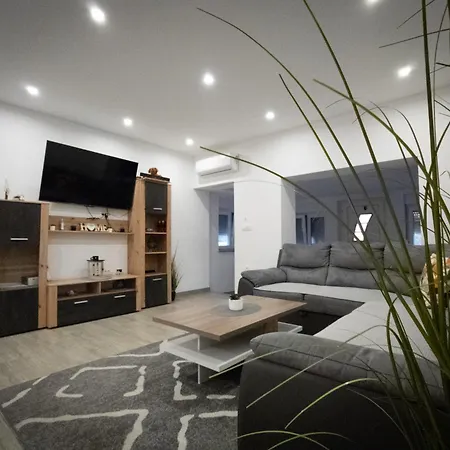 Apartments With A Swimming Pool In The Dalmatian Hinterland Holiday home