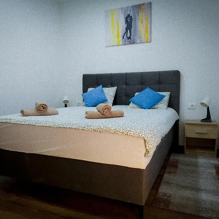 Holiday home Apartments With A Swimming Pool In The Dalmatian Hinterland Imotski
