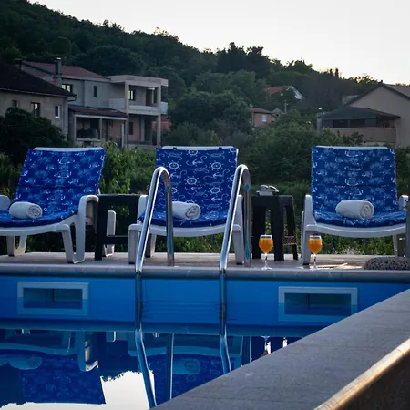 Apartments With A Swimming Pool In The Dalmatian Hinterland Holiday home *