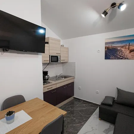 Apartments With A Swimming Pool In The Dalmatian Hinterland Imotski