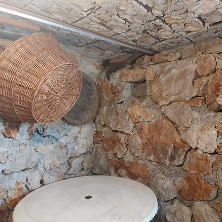Holiday home Apartments With A Swimming Pool In The Dalmatian Hinterland Imotski